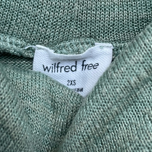 Aritzia Turtleneck - Picture 3 of 4